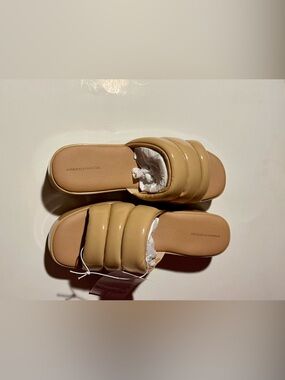 Amazon Essentials Women's Padded Slide Sandals — Beige NWT Size 13 Comfy Cozy